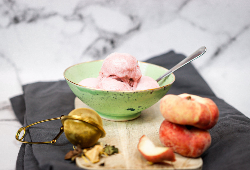 Somrig vegansk sorbet – Med vit persika & vitt te
